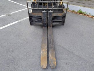 Четырехопорные погрузчики Caterpillar GC55K