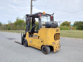 Четырехопорные погрузчики Caterpillar GC55K