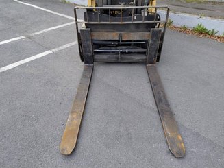 Четырехопорные погрузчики Caterpillar GC55K