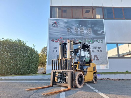 Четырехопорные погрузчики Caterpillar GP35NT - 1