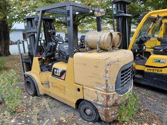 Четырехопорные погрузчики Caterpillar GC55K