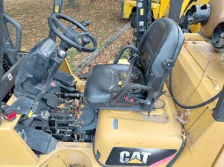 Четырехопорные погрузчики Caterpillar GC55K