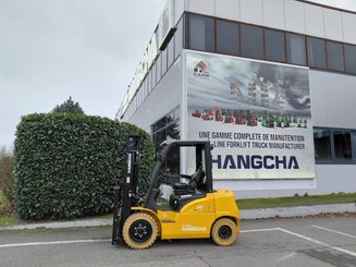 Четырехопорные погрузчики Hangcha XE30i ( CPD30-XEY2HA-SI )