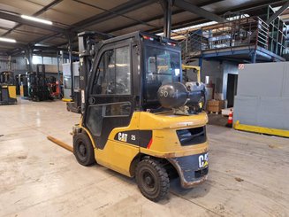 Четырехопорные погрузчики Caterpillar GP25NTD