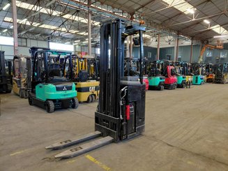 Штабелеры с платформой для оператора Caterpillar NSR16N