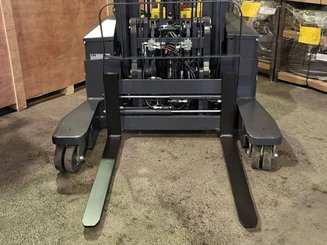 Разнонаправленный штабелер Combilift WR4