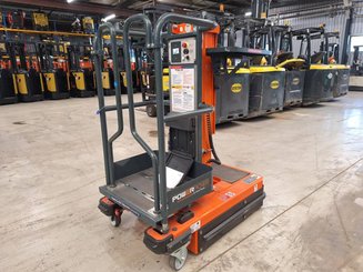 Строительный подъёмник с вертикальной мачтой JLG POWER PICKER