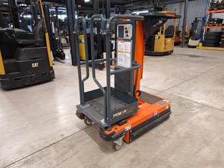 Строительный подъёмник с вертикальной мачтой JLG POWER PICKER