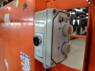 Строительный подъёмник с вертикальной мачтой JLG TOUCAN DUO