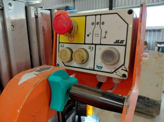 Строительный подъёмник с вертикальной мачтой JLG TOUCAN DUO