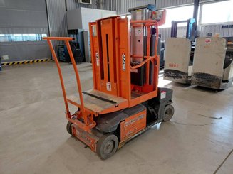 Строительный подъёмник с вертикальной мачтой JLG TOUCAN DUO