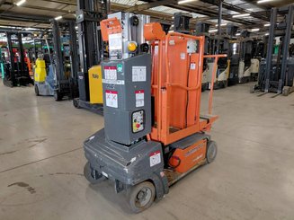 Строительный подъёмник с вертикальной мачтой JLG TOUCAN DUO