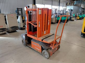 Строительный подъёмник с вертикальной мачтой JLG TOUCAN DUO