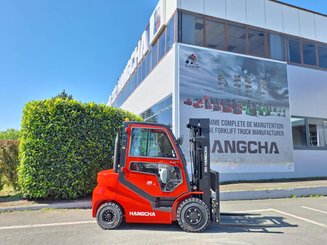 Четырехопорные погрузчики Hangcha XF25D-2