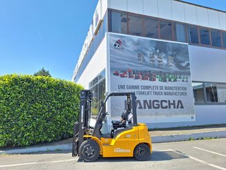 Четырехопорные погрузчики Hangcha XE25i