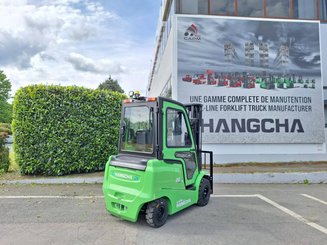 Четырехопорные погрузчики Hangcha AE25-I