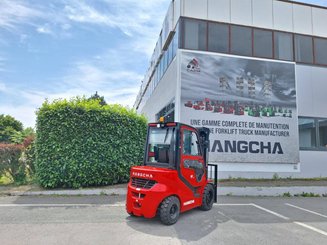Четырехопорные погрузчики Hangcha XF30D-2 (CPCD30-X2H7F1) - 4