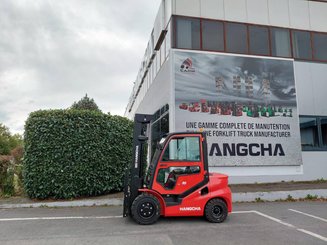 Четырехопорные погрузчики Hangcha XF30D-2 (CPCD30-X2H7F1)