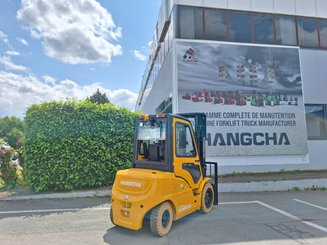 Четырехопорные погрузчики Hangcha XE35i (CPD35-XEY2HA-SI)