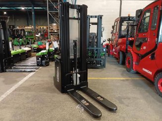Штабелеры с электроприводом Hangcha CDD16-XT1-SI - 1