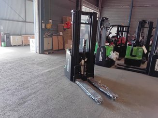 Штабелеры с электроприводом Hangcha CDD16-XT1-SI