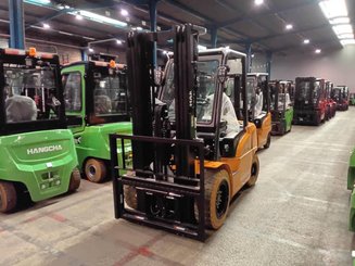Четырехопорные погрузчики Hangcha XE30i ( CPD30-XEY2HA-SI ) - 1