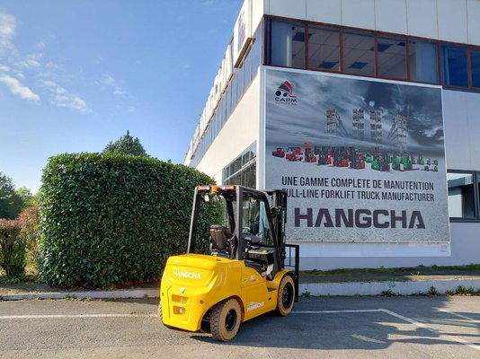 Четырехопорные погрузчики - XE30i ( CPD30-XEY2HA-SI )