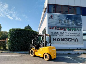 Четырехопорные погрузчики Hangcha XE30i ( CPD30-XEY2HA-SI )