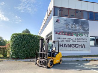 Четырехопорные погрузчики Hangcha XE30i ( CPD30-XEY2HA-SI )