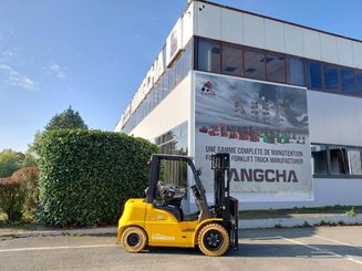 Четырехопорные погрузчики Hangcha XE30i ( CPD30-XEY2HA-SI )