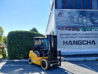 Четырехопорные погрузчики Hangcha XE30Hi ( CPD30-XEY2H2-SI )