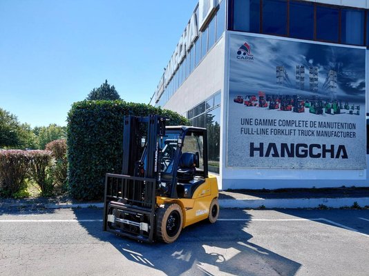 Четырехопорные погрузчики - XE30Hi ( CPD30-XEY2H2-SI )