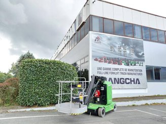 Строительный подъёмник с вертикальной мачтой Hangcha HV120AJ - 2