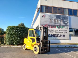 Четырехопорные погрузчики Hangcha XE50i-500