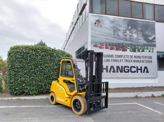 Четырехопорные погрузчики Hangcha XE35i (CPD35-XEY2HA-SI)