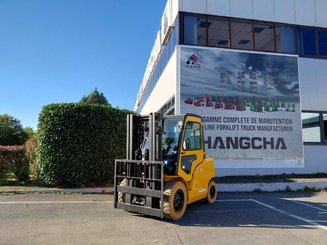 Четырехопорные погрузчики Hangcha XE50i-500