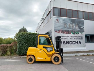 Четырехопорные погрузчики Hangcha XE50i-500