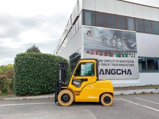 Четырехопорные погрузчики Hangcha XE50i-500