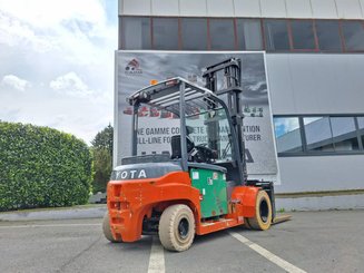 Четырехопорные погрузчики Toyota 8FBMT50