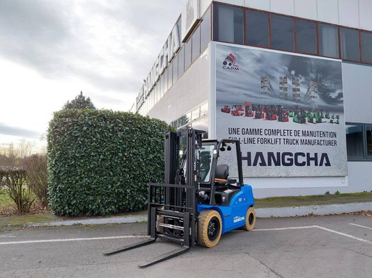 Четырехопорные погрузчики Hangcha XE30i ( CPD30-XEY2HA-SI ) - 1