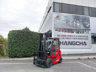 Четырехопорные погрузчики Hangcha XF25D-2 (CPCD25-X2H7F1)
