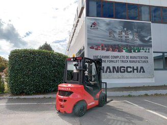 Четырехопорные погрузчики Hangcha XF25D-2 (CPCD25-X2H7F1)