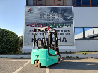 Трехопорные погрузчики Yale ERP15VTSWB