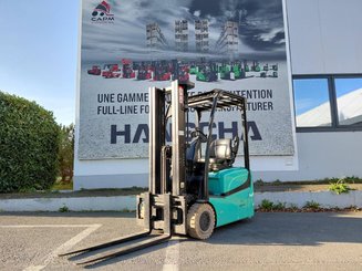 Трехопорные погрузчики Yale ERP15VTSWB
