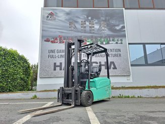Трехопорные погрузчики Yale ERP16VT
