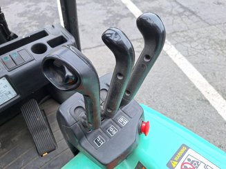 Трехопорные погрузчики Yale ERP16VT - 10