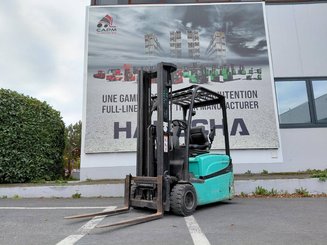 Трехопорные погрузчики Yale ERP16VTLWB