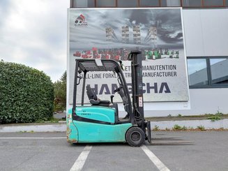 Трехопорные погрузчики Yale ERP16VTLWB