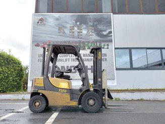 Четырехопорные погрузчики Yale GDP20VX