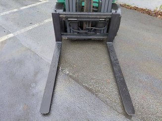 Четырехопорные погрузчики Mitsubishi FG25N